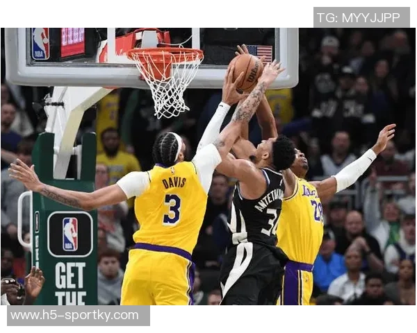 托马斯布莱恩特绝杀被帽怒推摄像头引发热议